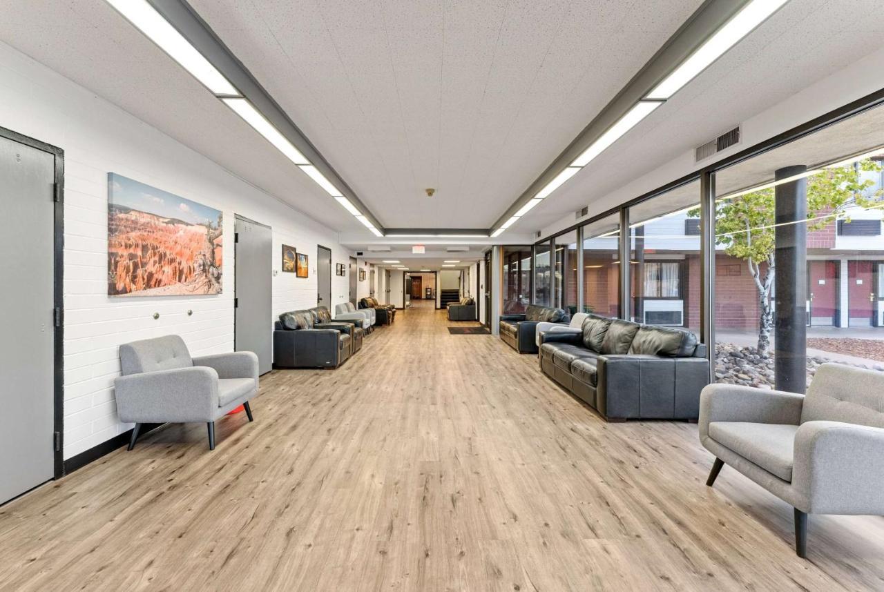 Ramada By Wyndham Cedar City Eksteriør billede