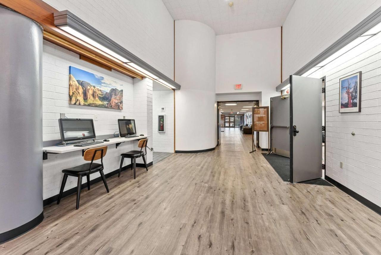 Ramada By Wyndham Cedar City Eksteriør billede